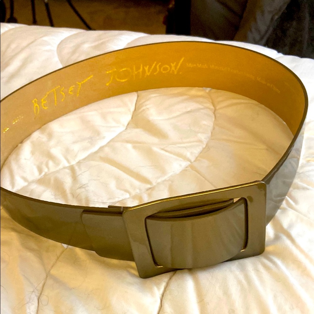 Betsey Johnson Olive Belt Vintagr